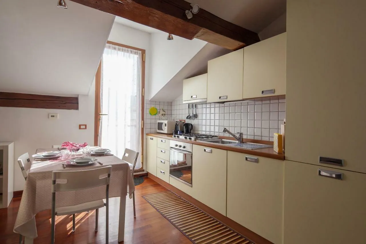 Mansarda Dei Poeti Apartment La Spezia Italy