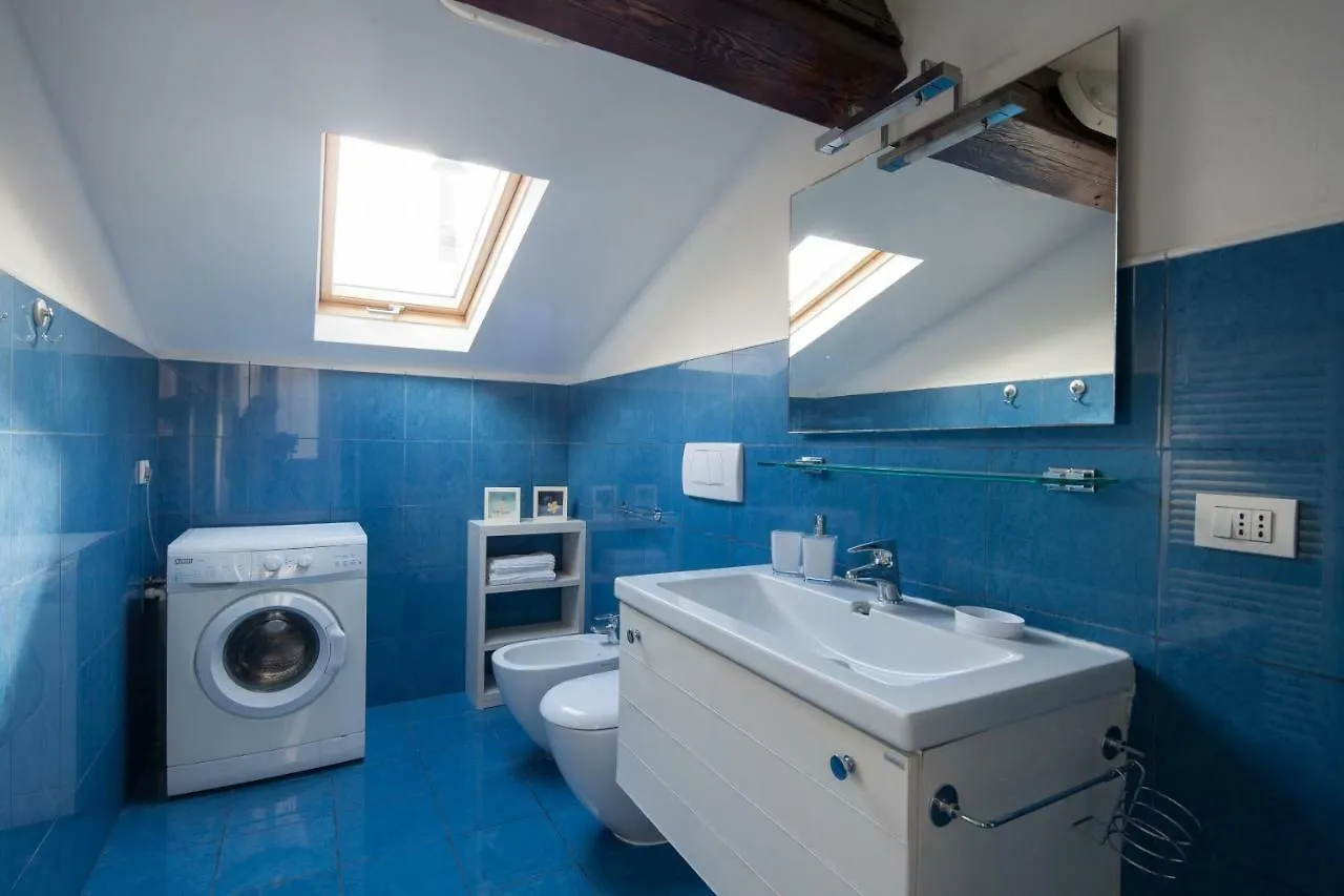 Mansarda Dei Poeti Apartment La Spezia