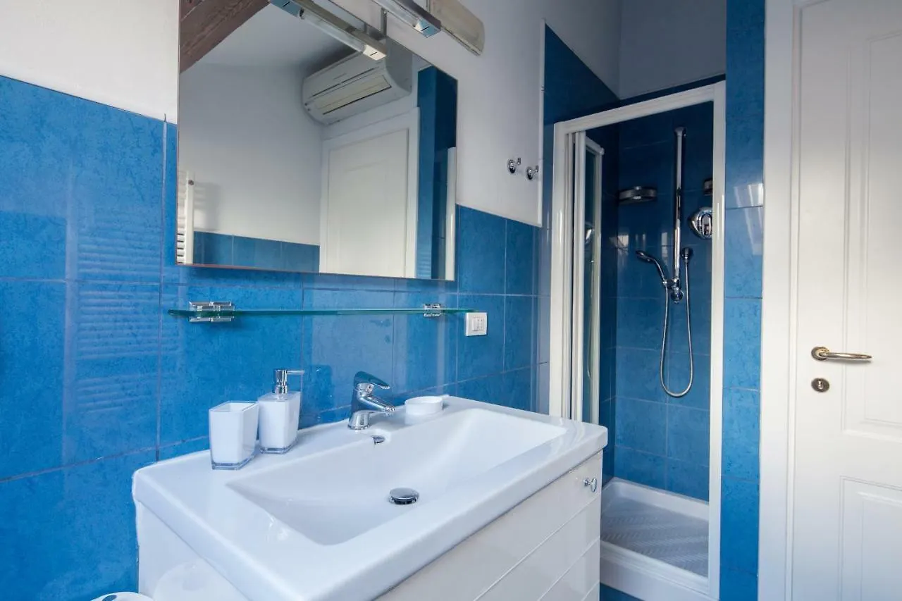 Mansarda Dei Poeti Apartment La Spezia